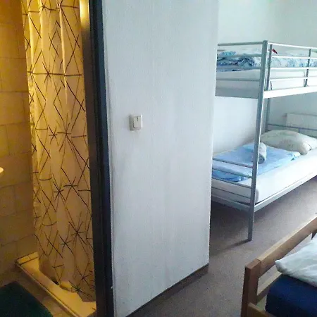 The Treehouse Backpacker *